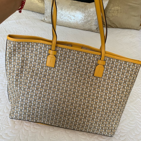 Tory Burch Gemini Link Tote - Picture 7 of 10
